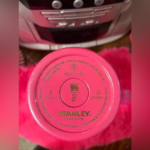 Stanley Barbie Icon 40oz - Picture 6 of 8